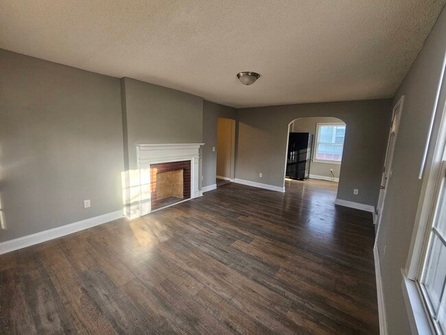 Building Photo - 1211 Camp St