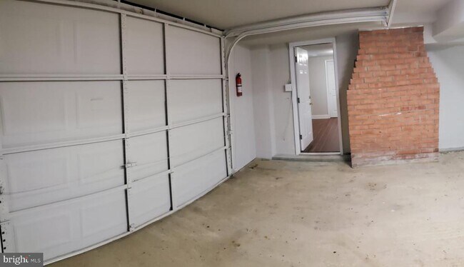 Building Photo - 123 Little Whim Rd