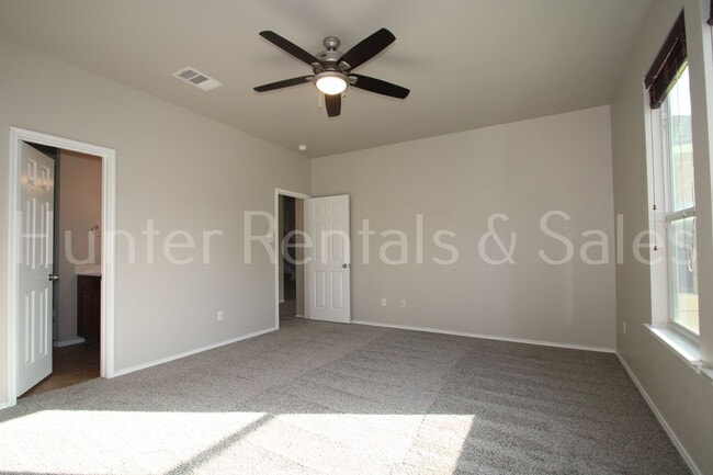 Building Photo - Beautiful Home in Sought-After Harker Heig...