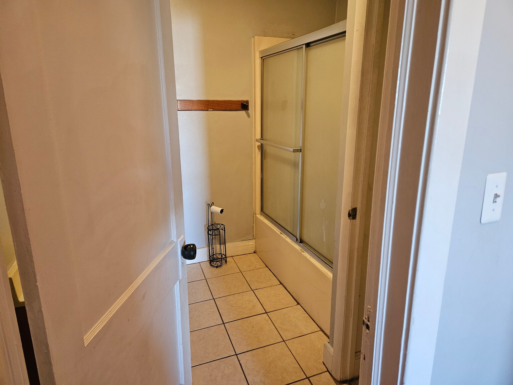 Bathroom - 113 E Baltimore St