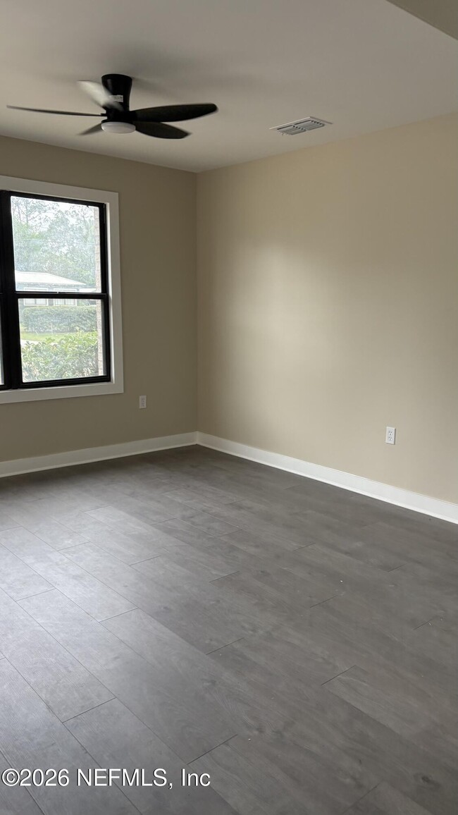 Building Photo - 5933 Jammes Rd