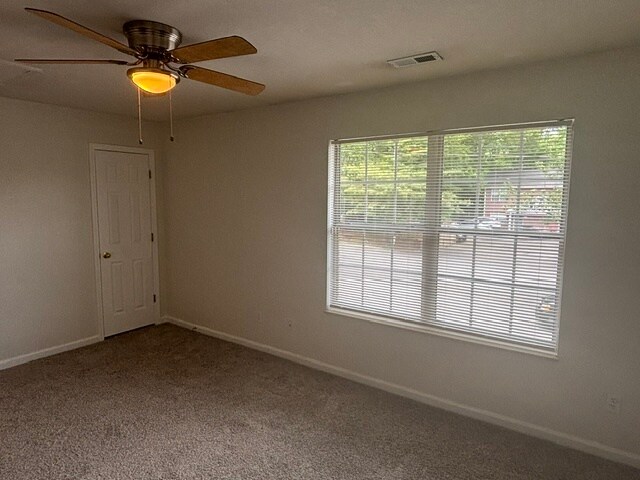 Building Photo - 2933 Colt Dr NE