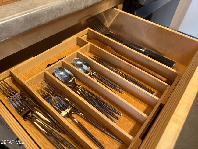 Building Photo - 200 Anthony St