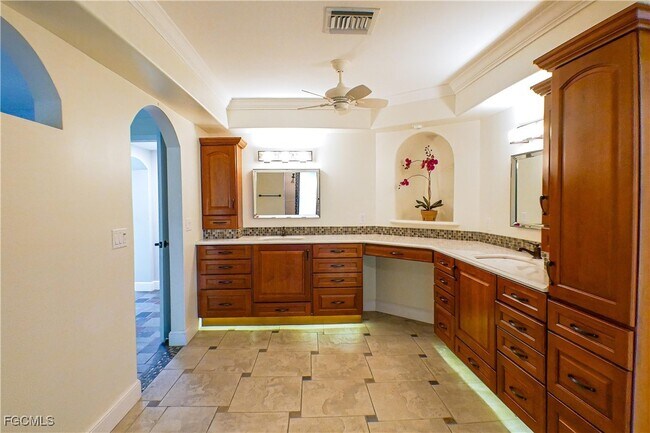 Building Photo - 112 Pinebrook Dr