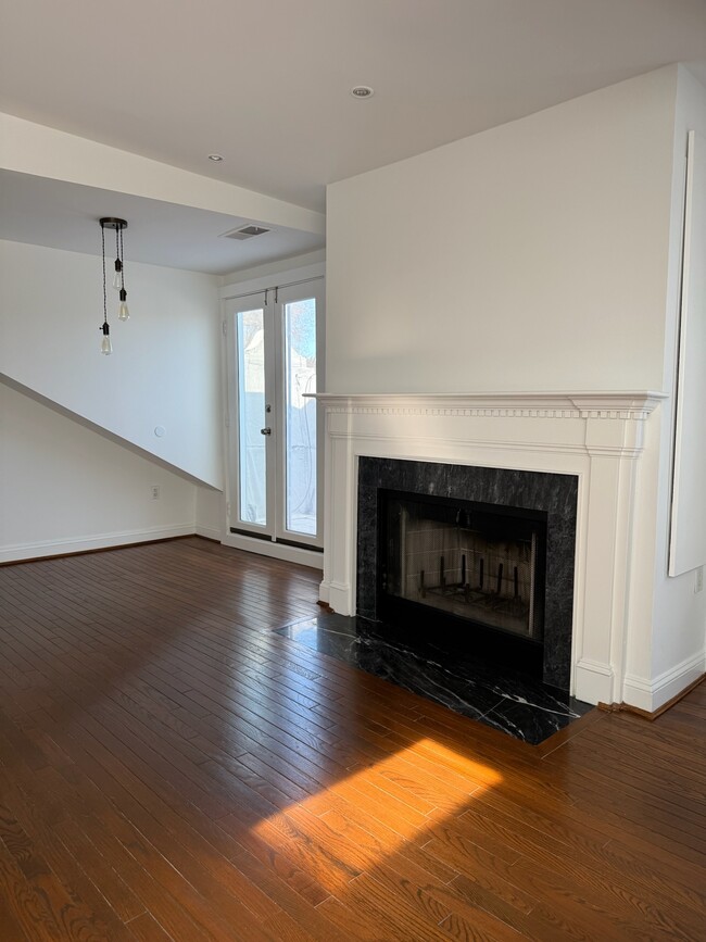 Building Photo - 3267 N St NW