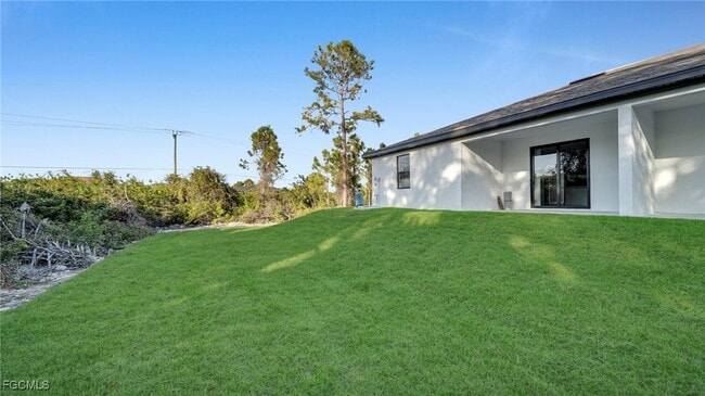 Building Photo - 704 Homer Ave S