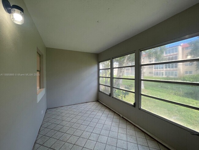 Building Photo - 7875 Margate Blvd