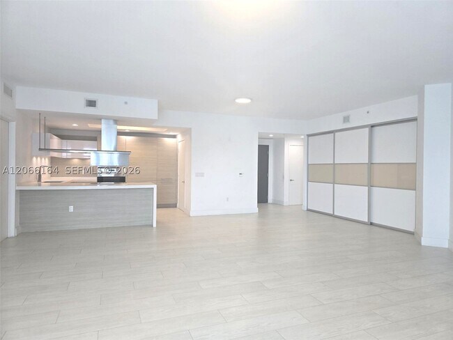 Building Photo - 17301 Biscayne Blvd
