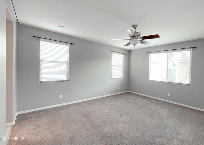 Building Photo - 118 E Canyon Way