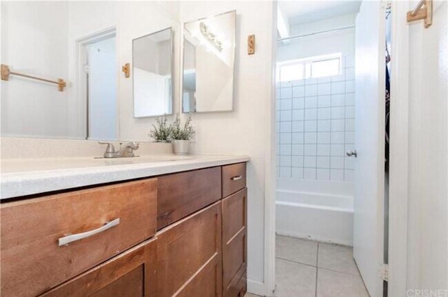 Building Photo - 43647 Stanridge Ave