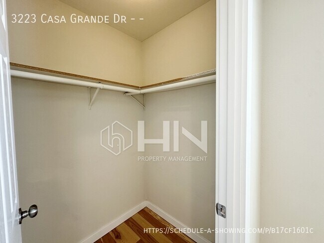 Building Photo - 3223 Casa Grande Dr