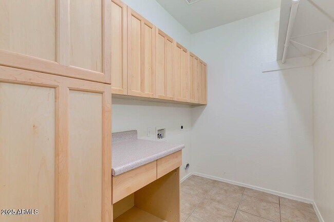 Building Photo - 6321 S 4 Peaks Pl