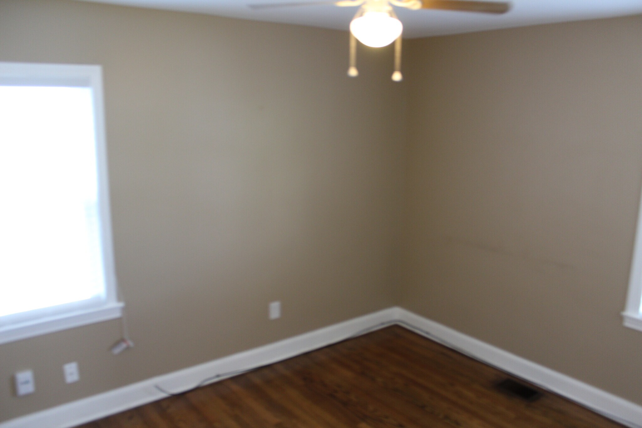 Building Photo - 2124 Ronnie Ave