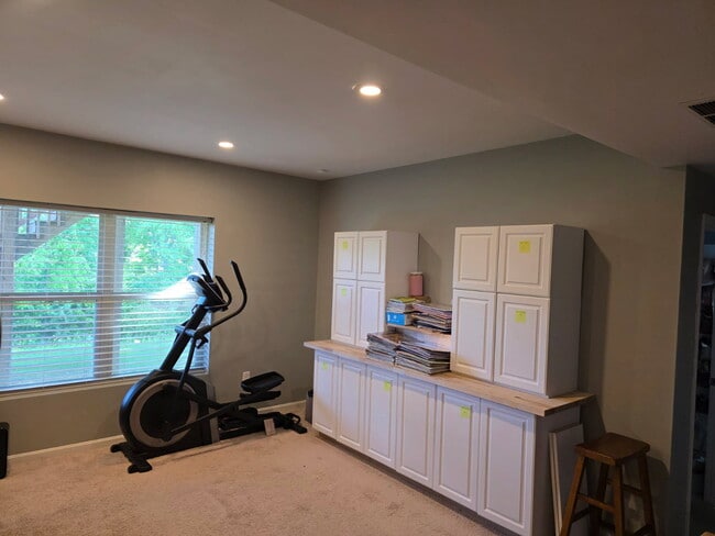 Building Photo - 9100 Tamarack Grove Ln
