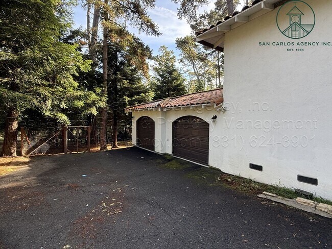 Building Photo - Spacious Three Bedroom Spanish Style Home in Upper Pebble Beach