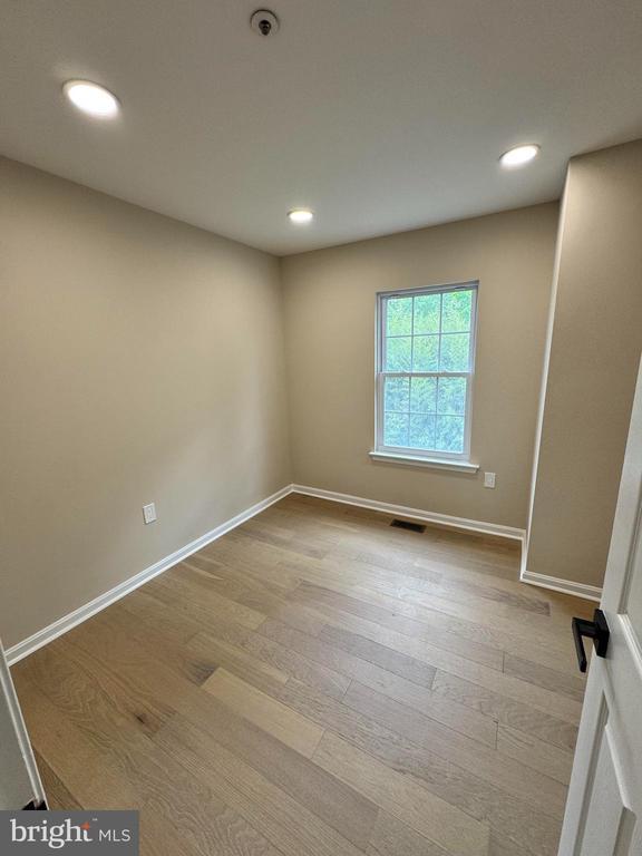Building Photo - 8353 Founders Woods Way