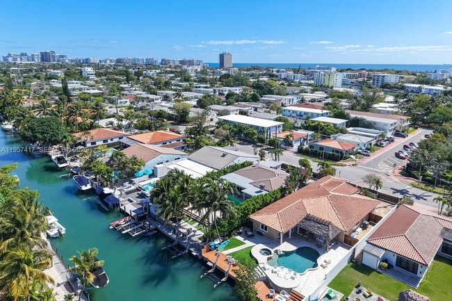 Building Photo - 7910 Hawthorne Ave