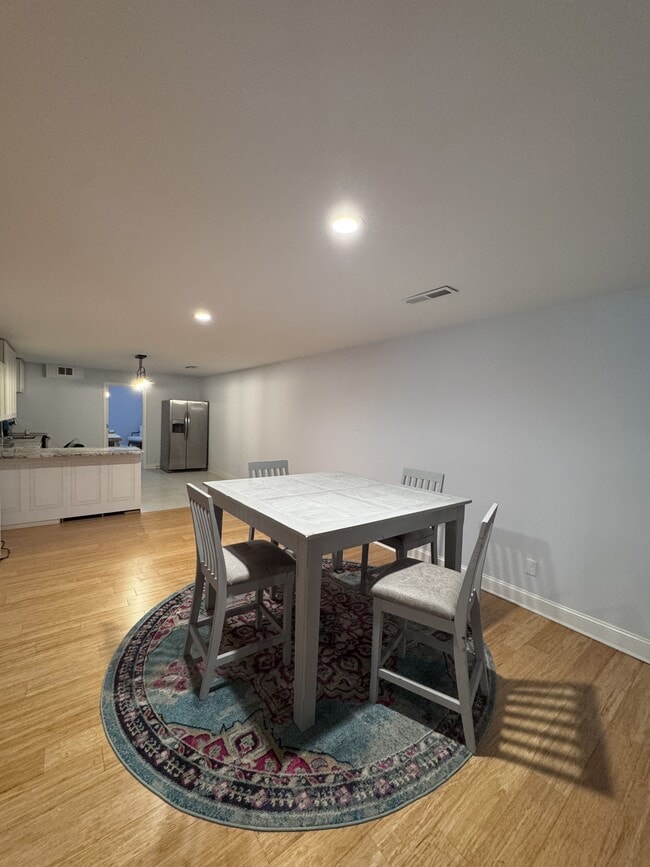 Building Photo - 190 Westridge Cir