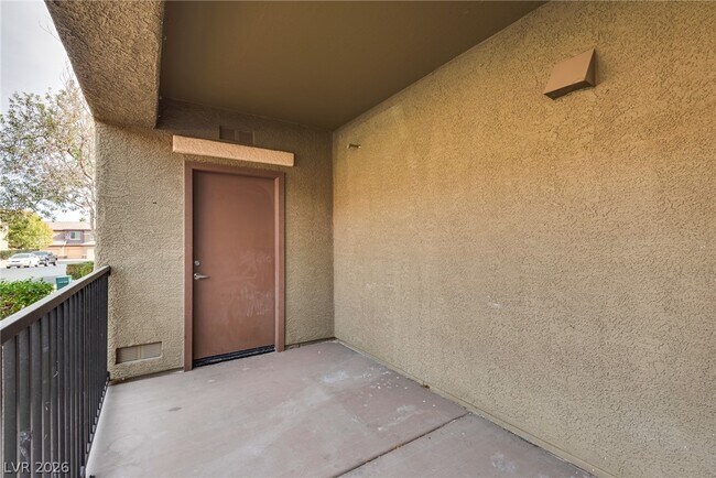 Building Photo - 6868 Sky Pointe Dr