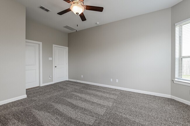Building Photo - 10327 Armstrong Dr