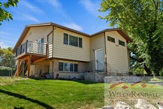 Building Photo - 2 Bedroom 1 Bath Ogden Duplex