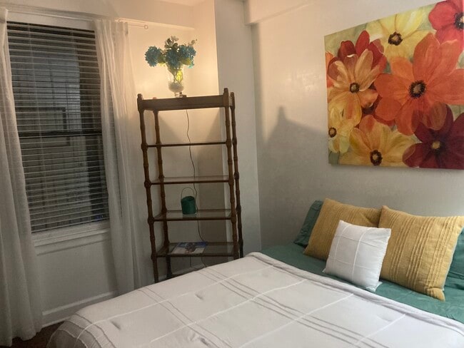 Building Photo - 109 N Main St