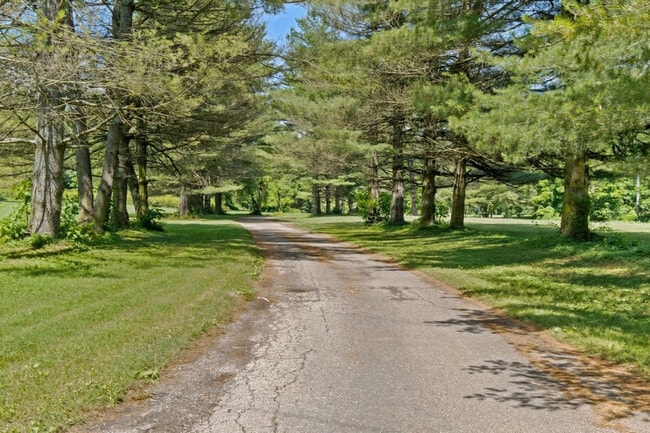 Building Photo - 1400 Prairie Creek Dr