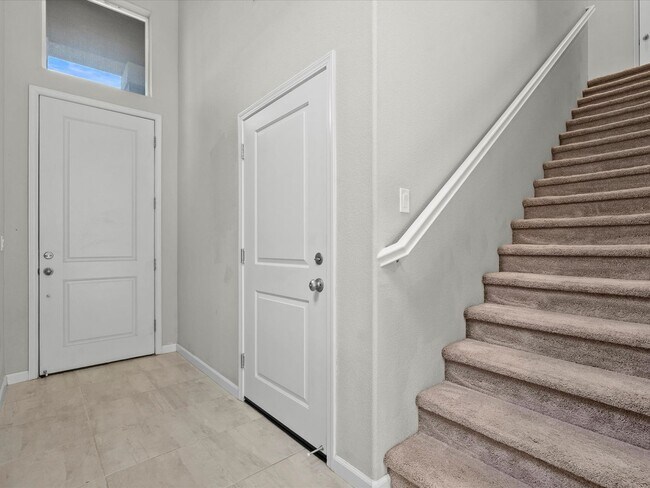 Building Photo - Move in Ready in the Heart of Reno