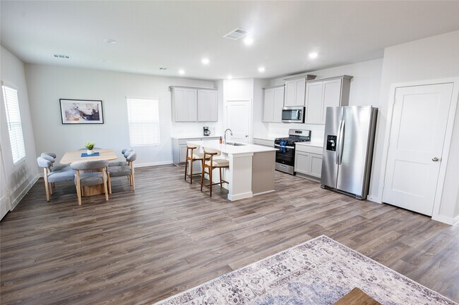 Building Photo - 211 Brazen Forest Trl