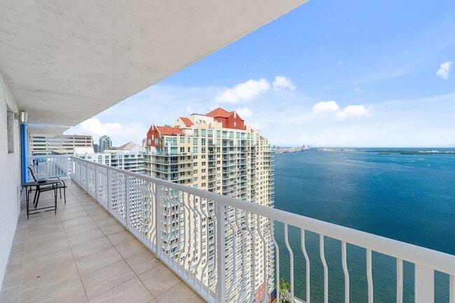 Building Photo - 1200 Brickell Bay Dr