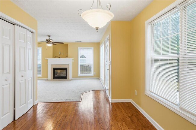 Building Photo - 796 Rock Ln