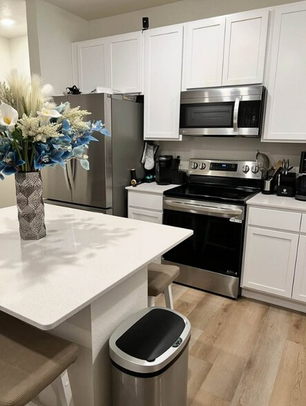 Building Photo - 3744 Katina Wy