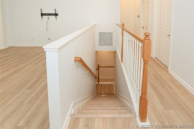 Building Photo - 2206 SW Cape Cod Dr
