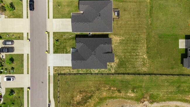 Building Photo - 845 Poplar Log Dr