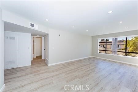 Building Photo - 835 E Lomita Ave