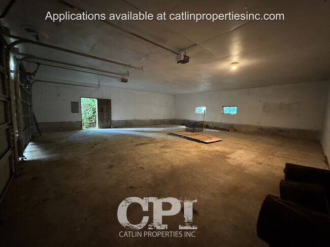 Building Photo - 671 Ragland Rd