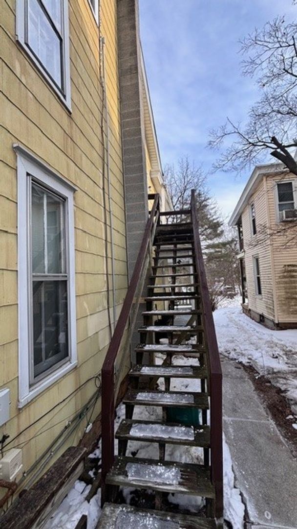 Building Photo - 110 E Washington St