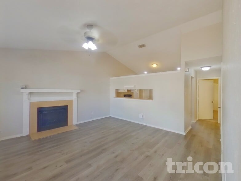 Building Photo - 4652 Baytree Dr