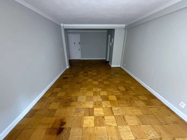 Building Photo - 83-33 118th St