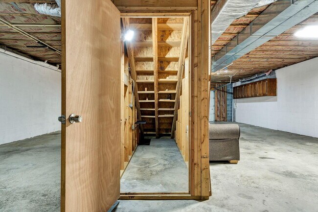 Building Photo - 217 Home Pl Ct SE