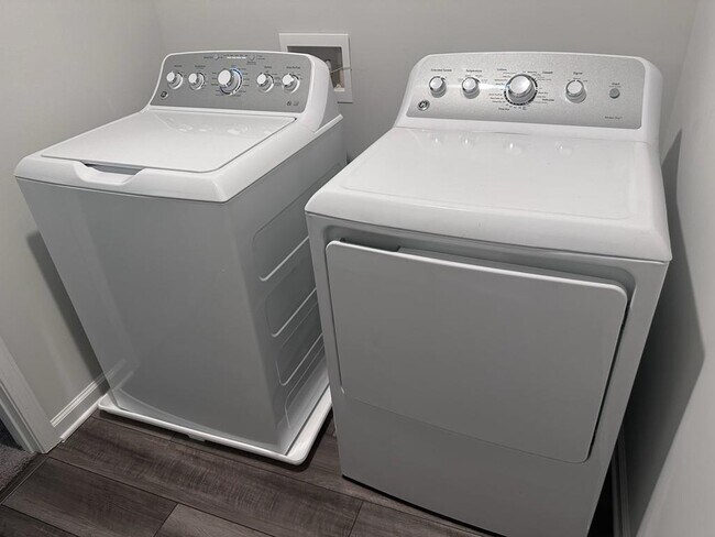 Building Photo - 4611 Cypress Landing Way