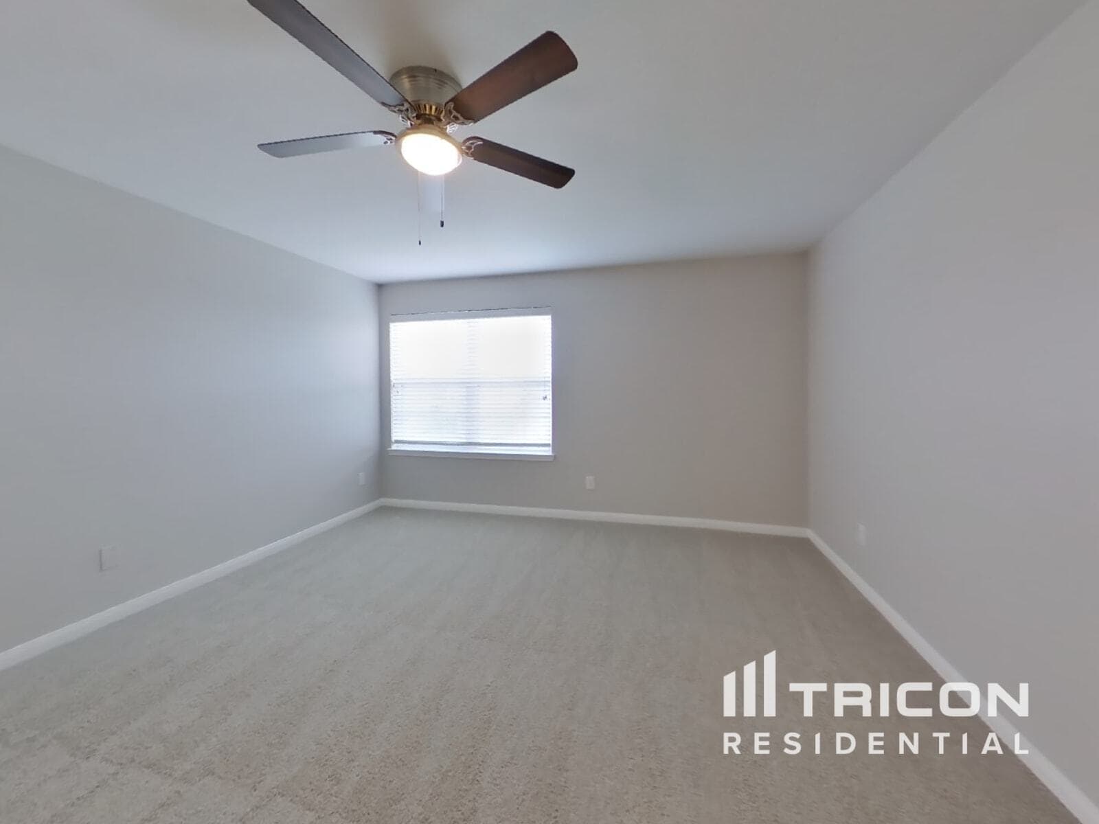 Building Photo - 10930 Hillside Creek Dr