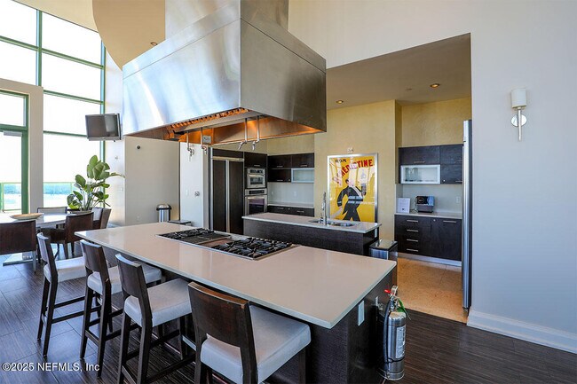 Building Photo - 1431 Riverplace Blvd