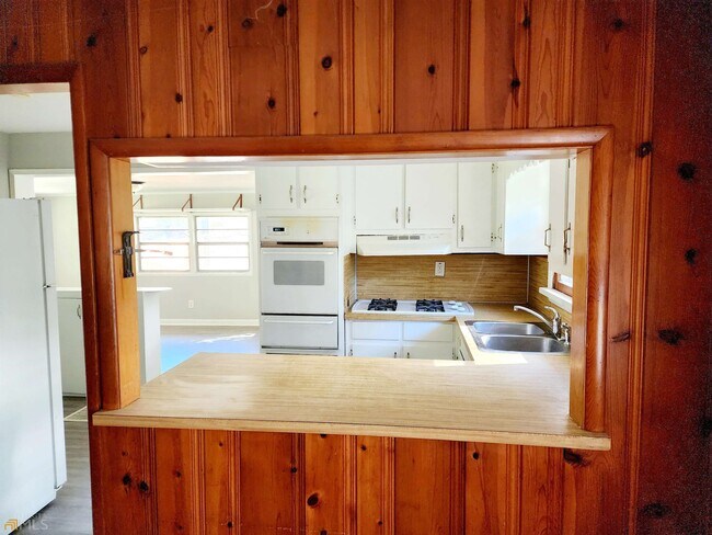Building Photo - 1808 Meadowglades Dr