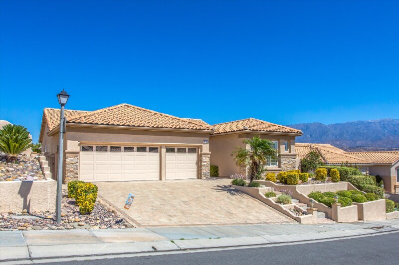 Building Photo - 2141 Birdie Dr