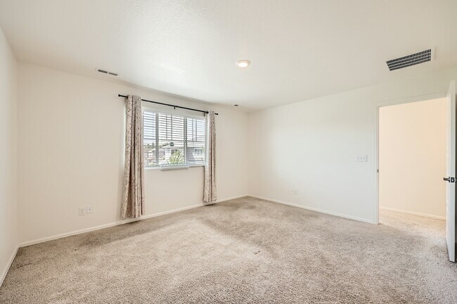 Building Photo - 11791 Lovegrass Dr