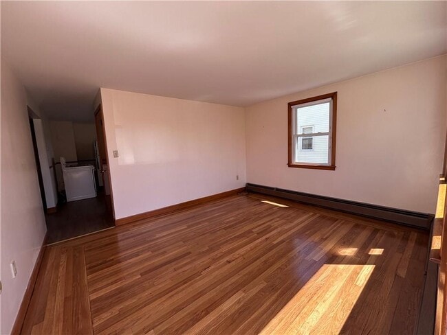 Building Photo - 9 Custer Ave