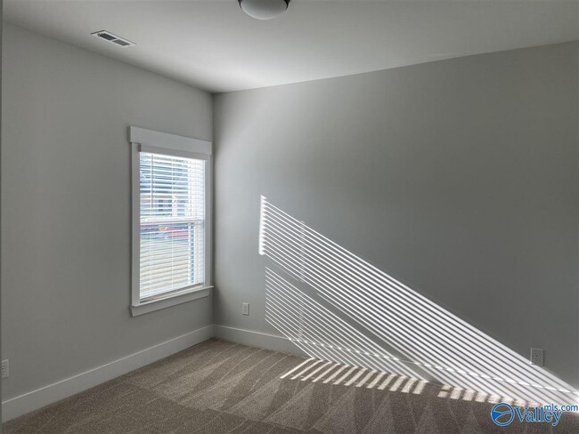 Building Photo - 440 Legend Oak Way SW