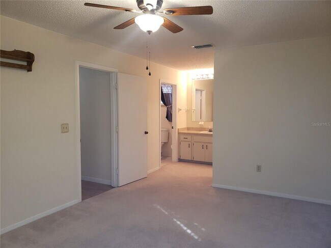Building Photo - 10911 SW 86th Ct