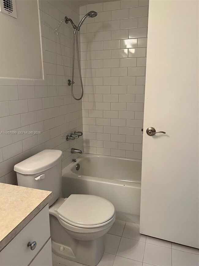 Building Photo - 2500 SW 6th St